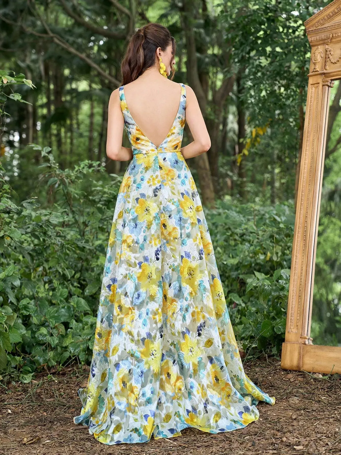 Elegant Plunging Neck Backless Floral Jacquard Split Prom Dress